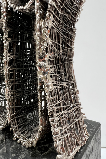 Divine Tangle: Wire-Formed Allah Sculpture